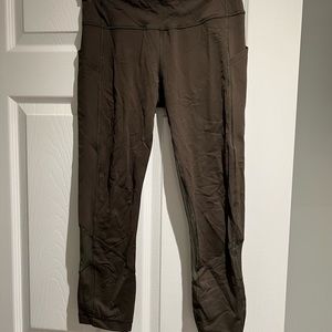 Lulu lemon crop size 6